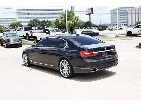 Used 2017 BMW 740i xDrive AWD/4WD image 4