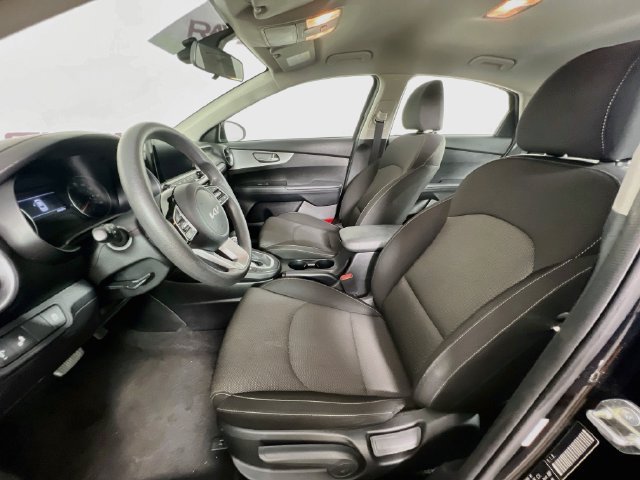 Used 2023 Kia Forte LXS w/ LXS Technology Package FWD image 10