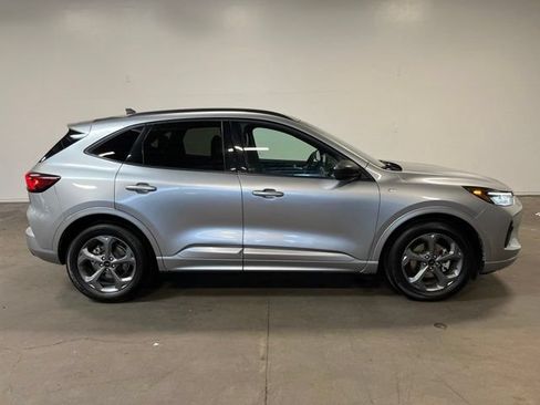 Used 2024 Ford Escape ST-Line FWD image 2