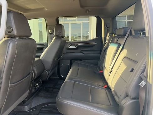 Used 2024 GMC Sierra 1500 SLT AWD/4WD image 16