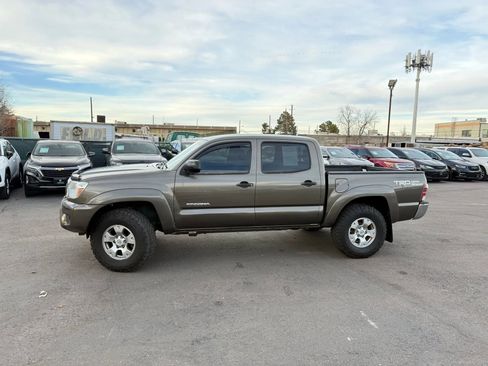 Used 2014 Toyota Tacoma 4x4 Double Cab w/ TRD Off-Road Package image 3