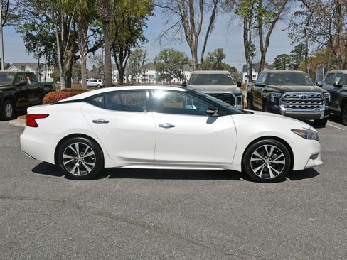 Used 2018 Nissan Maxima Platinum image 5