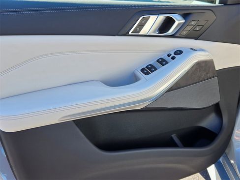 New 2026 BMW X5 xDrive40i image 8