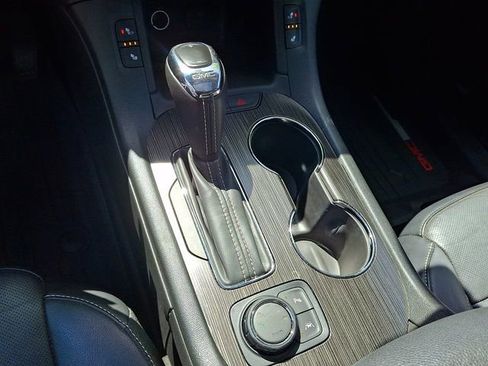 Used 2017 GMC Acadia SLT AWD/4WD image 13