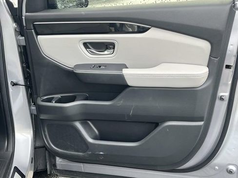 Used 2025 Honda Pilot EX-L image 24