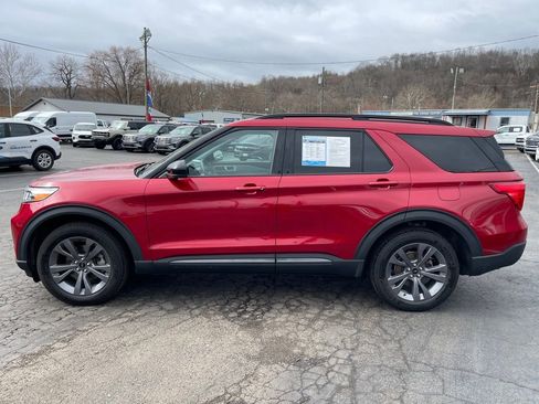 Used 2023 Ford Explorer XLT w/ Equipment Group 202A image 10