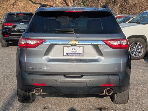 Used 2020 Chevrolet Traverse LT w/ LT Premium Package AWD/4WD image 4