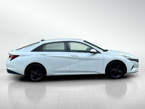 Used 2021 Hyundai Elantra SEL w/ Cargo Package FWD image 3