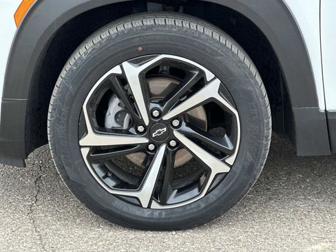 Certified 2023 Chevrolet TrailBlazer RS w/ Convenience Package FWD image 9