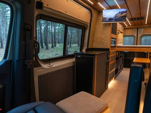 Used 2024 Mercedes-Benz Sprinter 2500 image 20