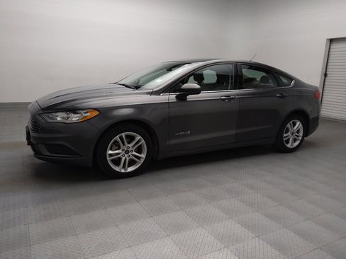 Used 2018 Ford Fusion S image 2