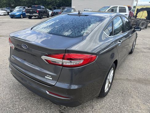 Used 2020 Ford Fusion SE FWD image 5