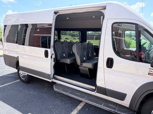Used 2016 RAM ProMaster 3500 w/ Premium Appearance Group FWD image 3