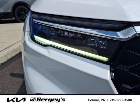 Used 2023 Honda Pilot Touring image 11