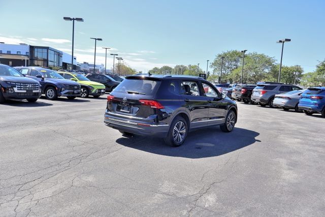 Used 2024 Volkswagen Tiguan Wolfsburg Edition FWD image 7