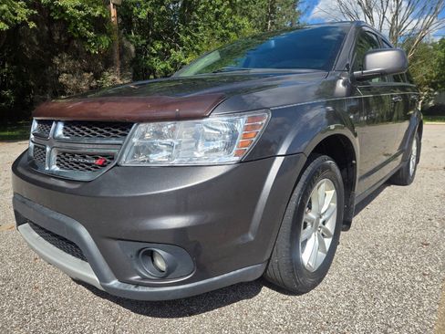Used 2014 Dodge Journey SXT w/ Flexible Seating Group FWD image 1