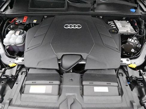 Used 2022 Audi Q7 3.0T Premium Plus w/ Premium Plus Package AWD/4WD image 27