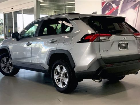 Used 2022 Toyota RAV4 XLE image 4