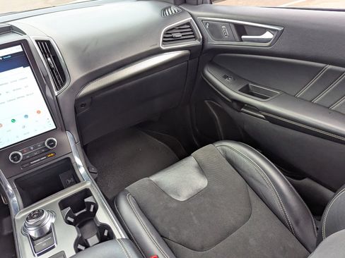 Used 2021 Ford Edge ST image 18