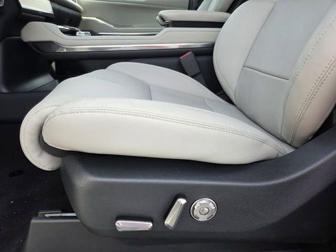 New 2026 Lincoln Navigator Reserve AWD/4WD image 13