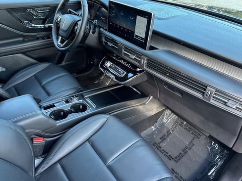 Used 2025 Lincoln Corsair FWD w/ Equipment Group 101A image 15