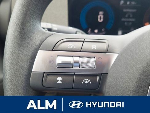 New 2026 Hyundai Venue SE image 22