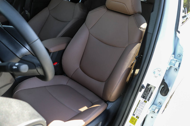 Used 2026 Toyota Corolla Cross XLE w/ Convenience Package FWD image 27
