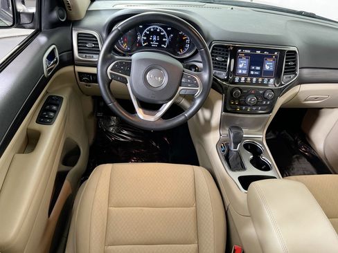 Used 2022 Jeep Grand Cherokee Laredo E w/ Security & Convenience Group image 22