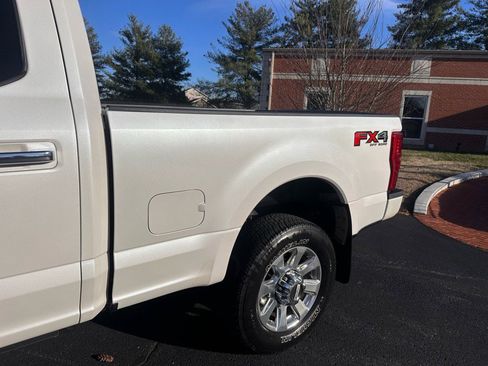 Used 2017 Ford F350 Platinum w/ Platinum Ultimate Package image 3