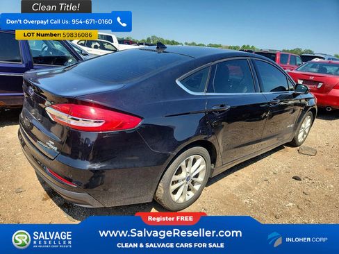 Used 2019 Ford Fusion SE FWD image 4