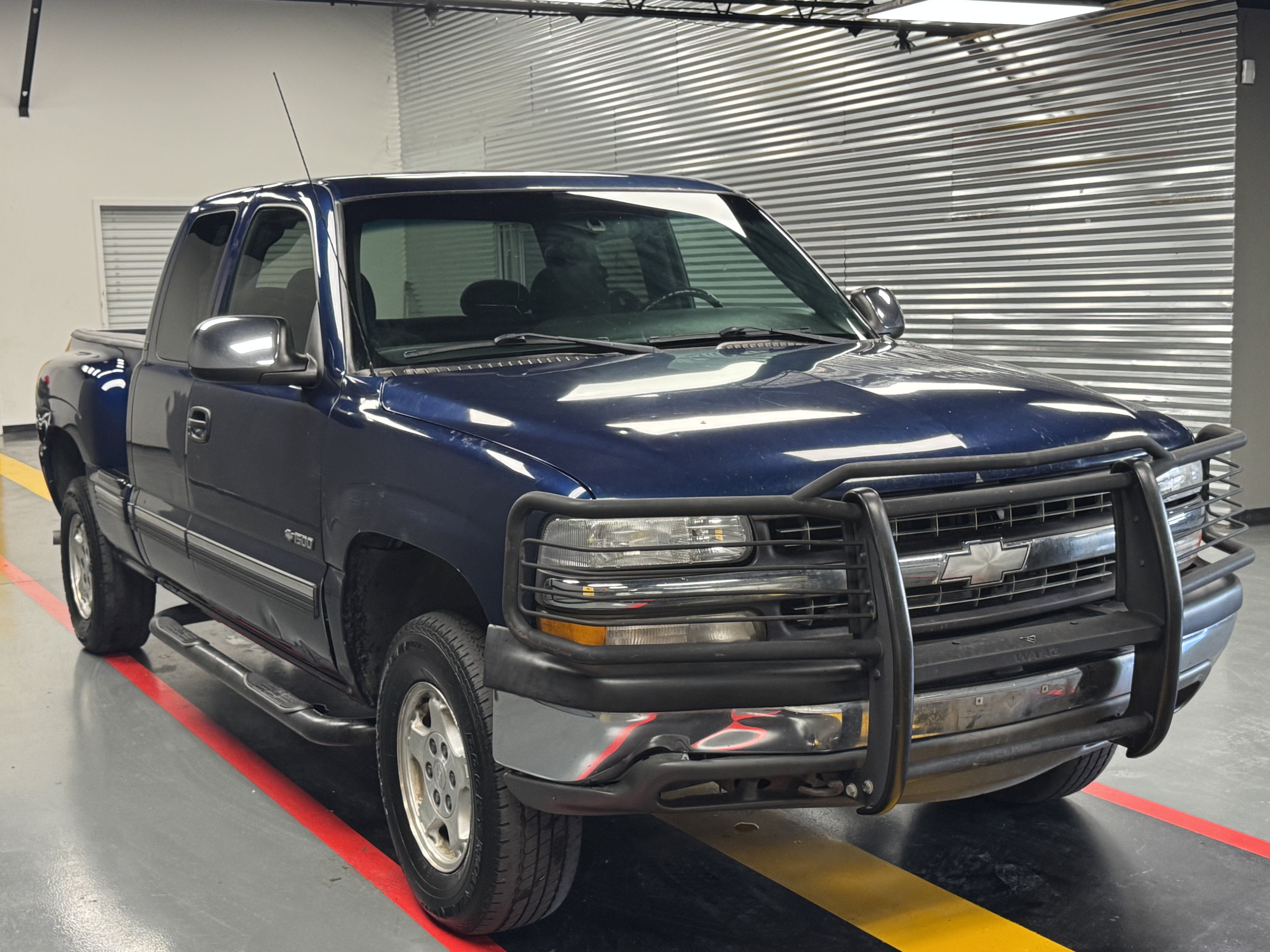 Used 2000 Chevrolet Silverado 1500 LS w/ Off-Road Chassis Pkg AWD/4WD image 8