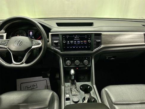 Used 2021 Volkswagen Atlas Cross Sport SE image 18