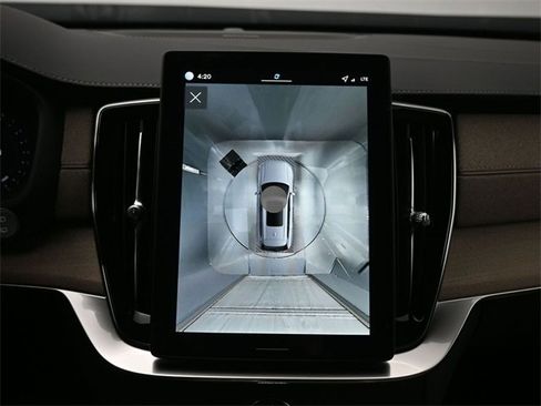 New 2026 Volvo XC90 B6 Plus w/ Protection Package Premier image 21
