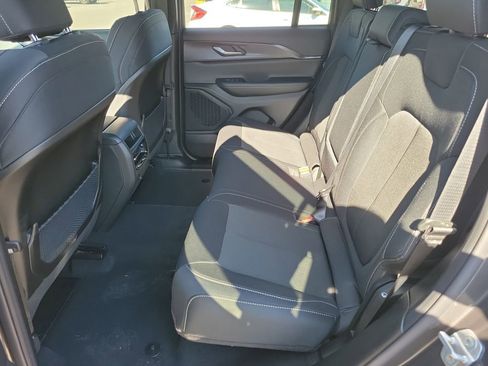 New 2025 Jeep Grand Cherokee Laredo image 28