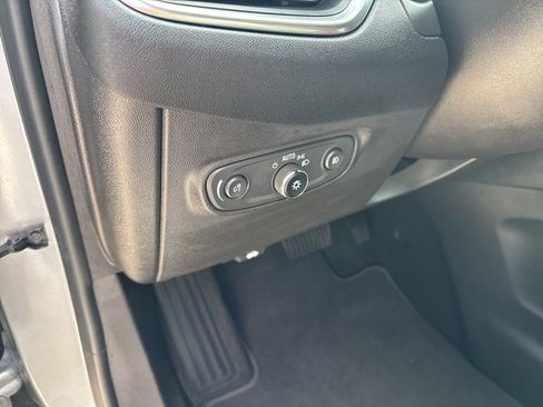 Used 2024 Chevrolet Equinox Premier AWD/4WD image 6