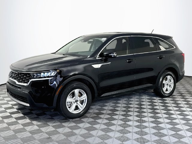 Used 2023 Kia Sorento LX FWD image 4