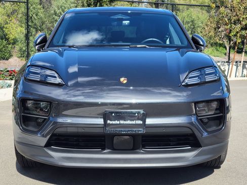 Used 2025 Porsche Macan Electric image 10