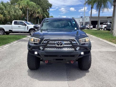Used 2016 Toyota Tacoma TRD Off-Road AWD/4WD image 2
