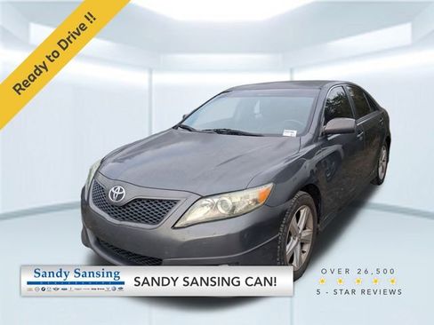 Used 2010 Toyota Camry SE image 1