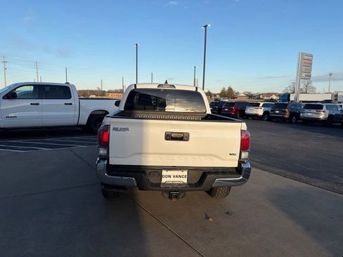 Used 2023 Toyota Tacoma TRD Off-Road image 6