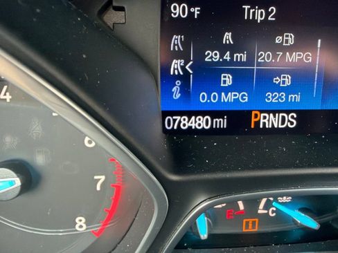 Used 2017 Ford Escape SE w/ Equipment Group 201A AWD/4WD image 10