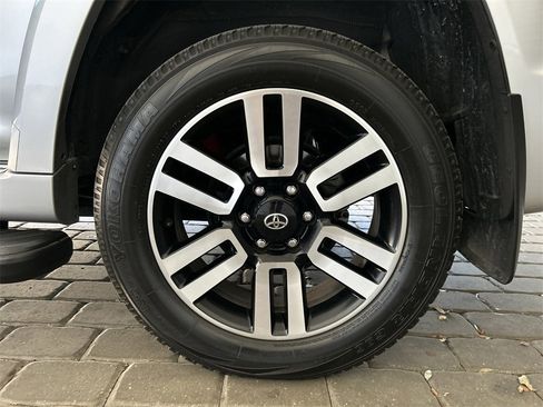 Used 2022 Toyota 4Runner Limited image 41