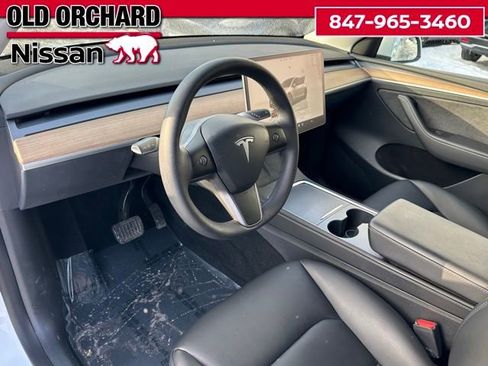 Used 2022 Tesla Model Y Long Range image 14
