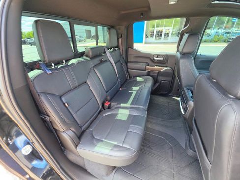 Used 2022 Chevrolet Silverado 1500 High Country w/ Technology Package AWD/4WD image 19