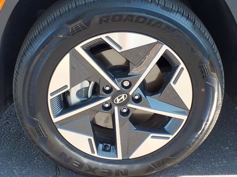 Certified 2025 Hyundai Tucson SEL AWD/4WD image 9