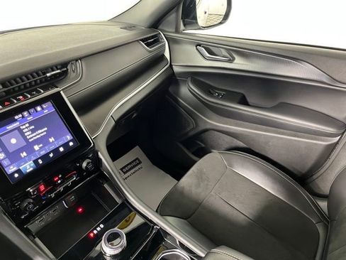 Used 2023 Jeep Grand Cherokee L Laredo image 34