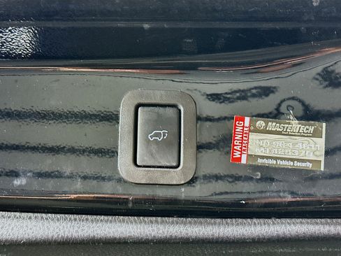 Used 2018 Toyota Highlander Limited Platinum image 32