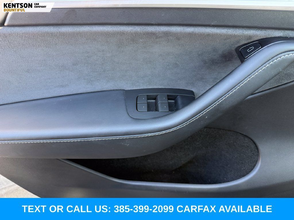 Used 2024 Tesla Model Y Performance AWD/4WD image 16