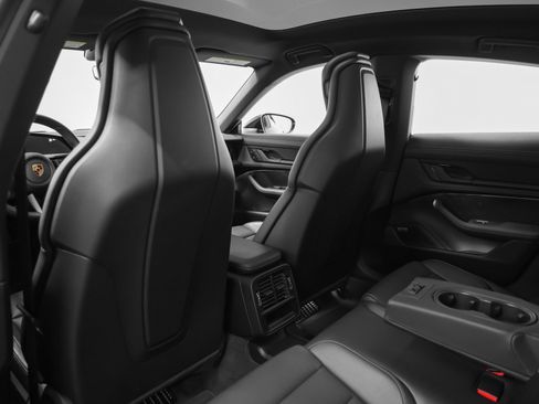 Used 2023 Porsche Taycan image 41