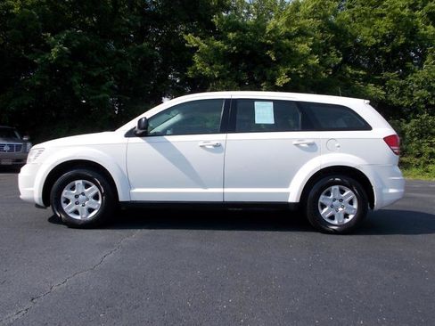 Used 2009 Dodge Journey SE image 2